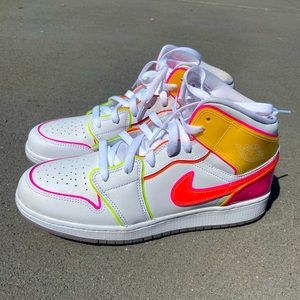 Air Jordan 1 Mid GS Edge Glow Shoes